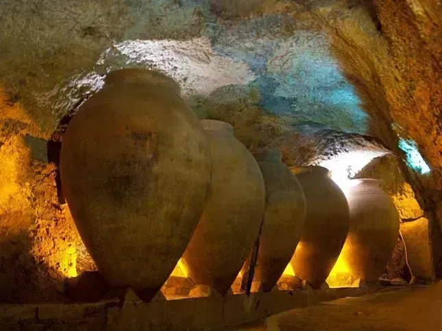 Cuevas de San Juan, visita guiada y viaje en barca.